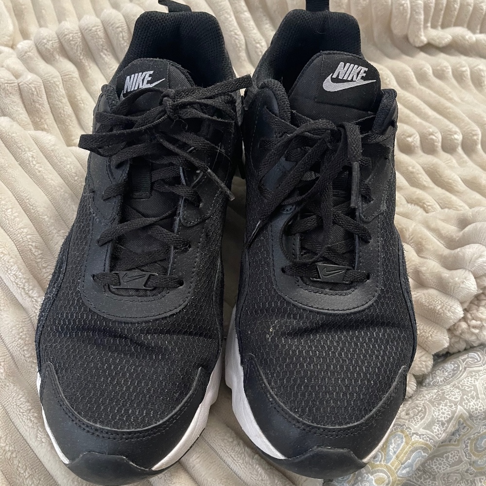 Nike Tennis Shoes